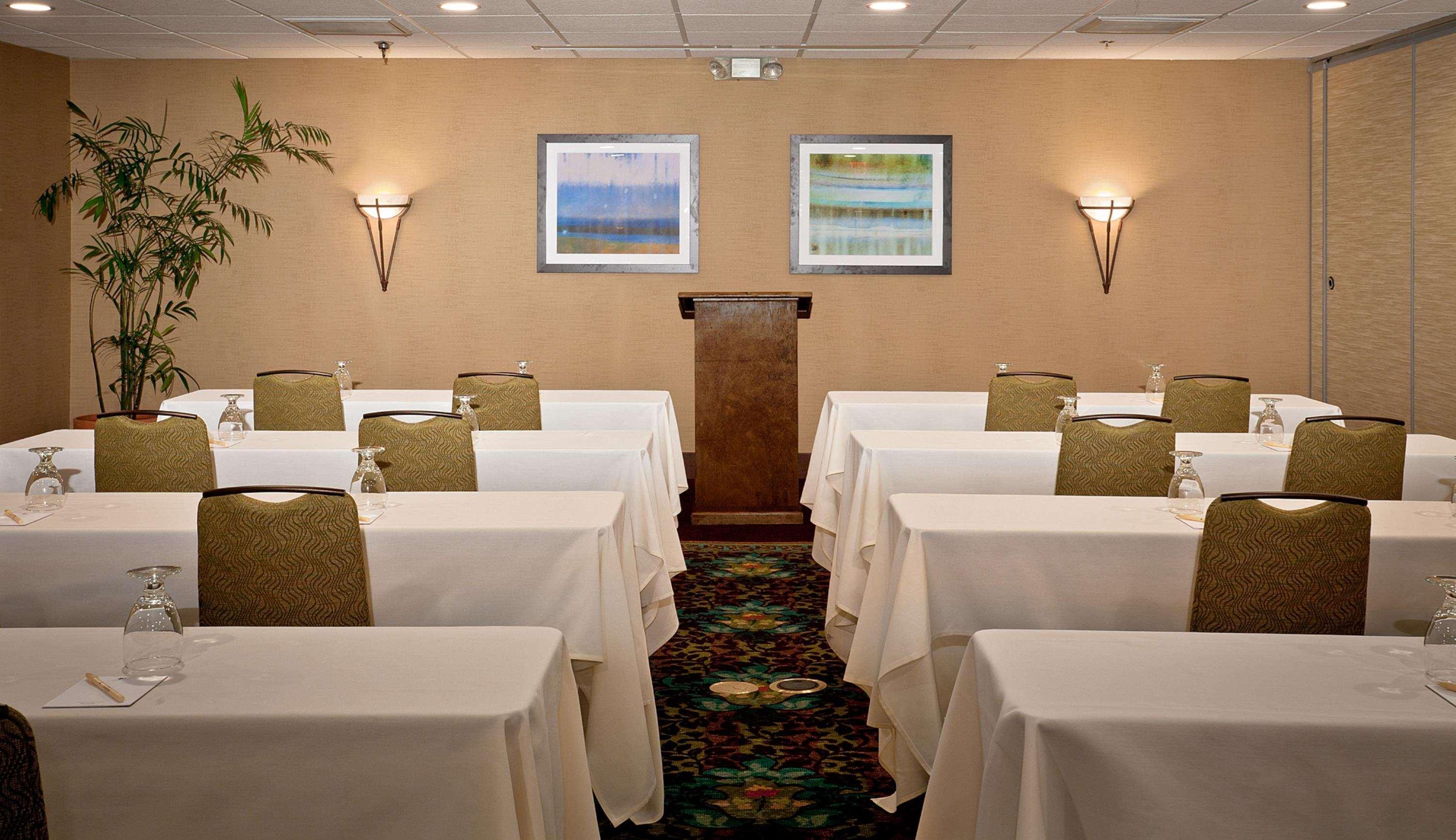 Doubletree By Hilton Santa Fe Hotel Perniagaan gambar